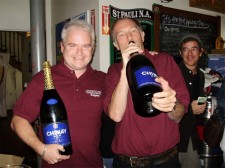 Jay Baum, Manneken-Brussel Imports (left), David Farnworth, owner, Lucky Baldwins Pub (right), with 3L Jeroboams of Chimay Grande Reserve. Lucky Baldwins Pub, Pasadena 13 Nov 2008
